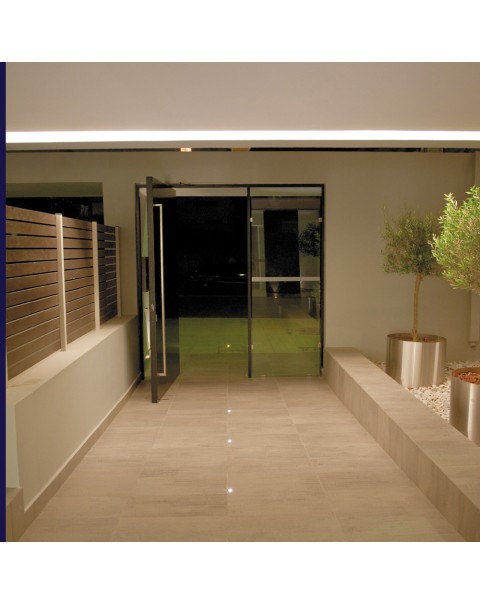 iLED- Beret Floor Uplighter and Ceiling Pinspot iLED- Beret Floor Uplighter and Ceiling Pinspot